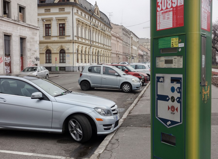 Parkoljunk, figyelmesen!