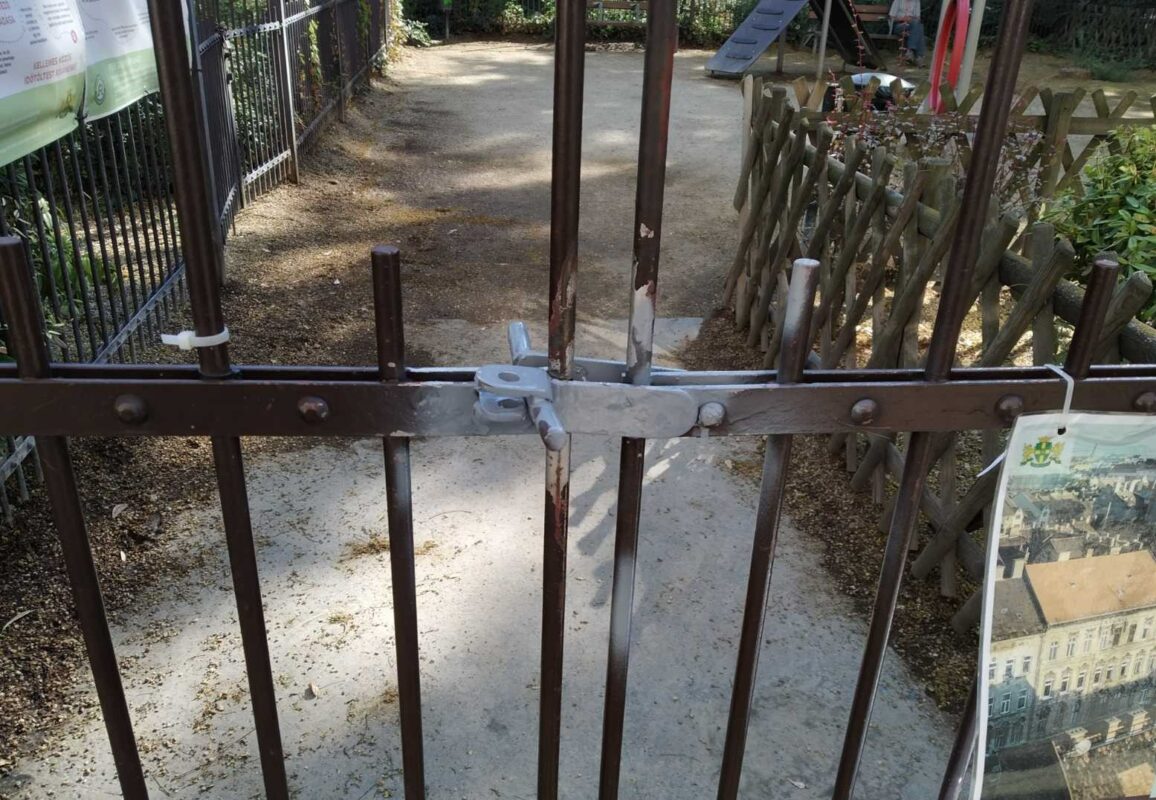 Teljes karbantartás a Leonardo da Vinci játszótéren, kutyafuttatóban