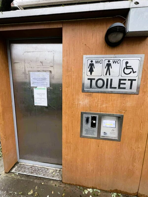 Újra megnyitottuk a Horváth Mihály téri illemhelyet