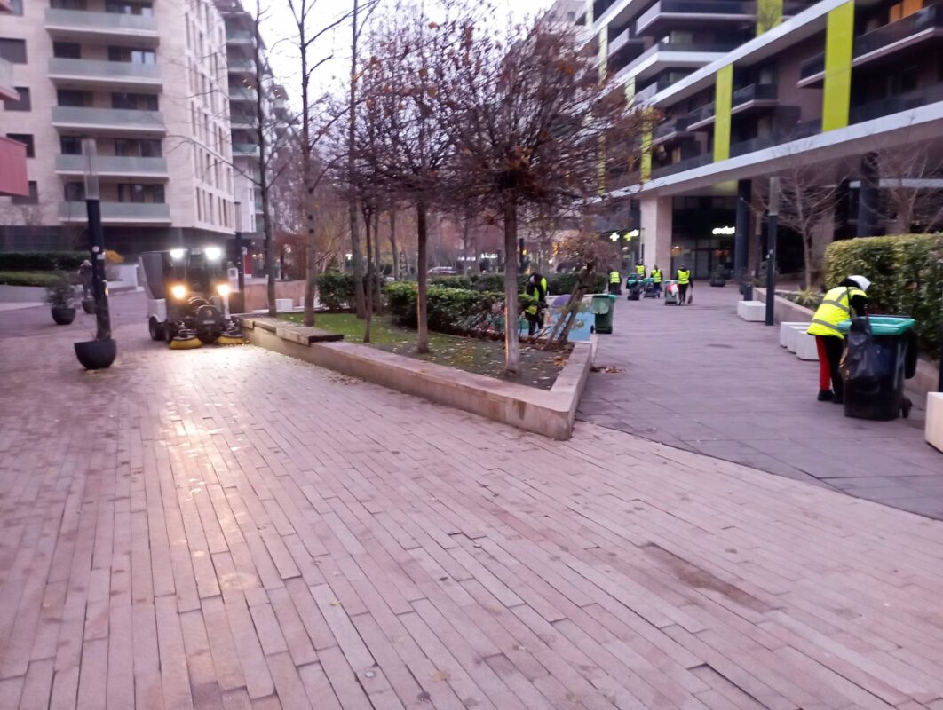 Folyamatosan dolgoznak a közterületek tisztaságáért Józsefvárosban