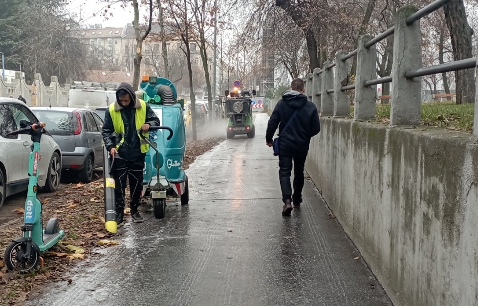 Továbbra is zajlik Józsefváros tisztaságát biztosító munka