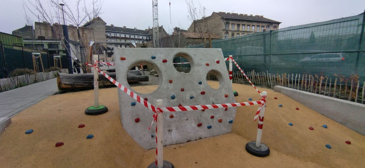 A kerületben folytatódnak a közterületek állagmegóvási feladatai